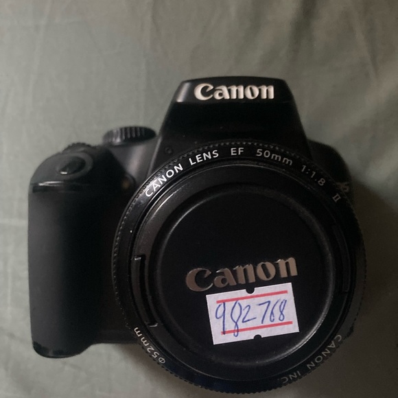 Canon camera , new lens - Picture 1 of 7